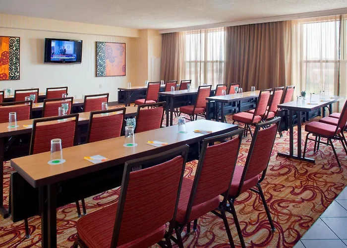 Courtyard By Marriott Pueblo