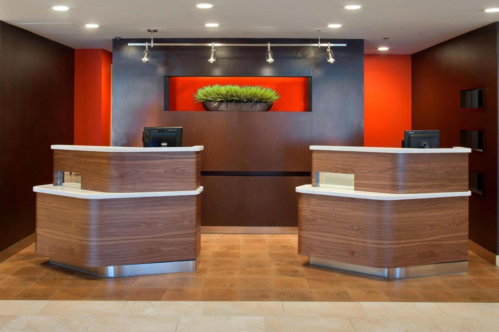 Courtyard By Marriott