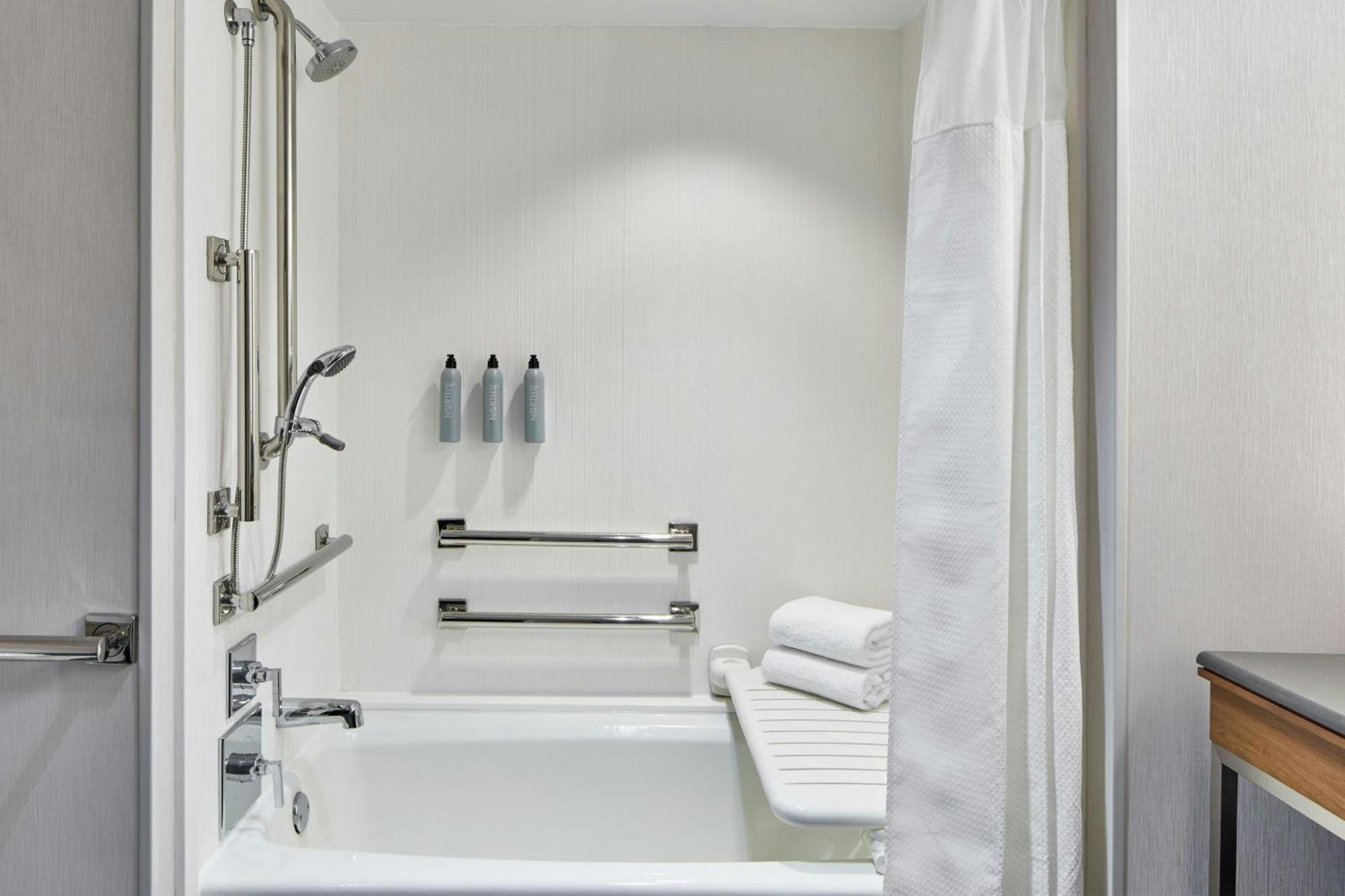 Courtyard By Marriott