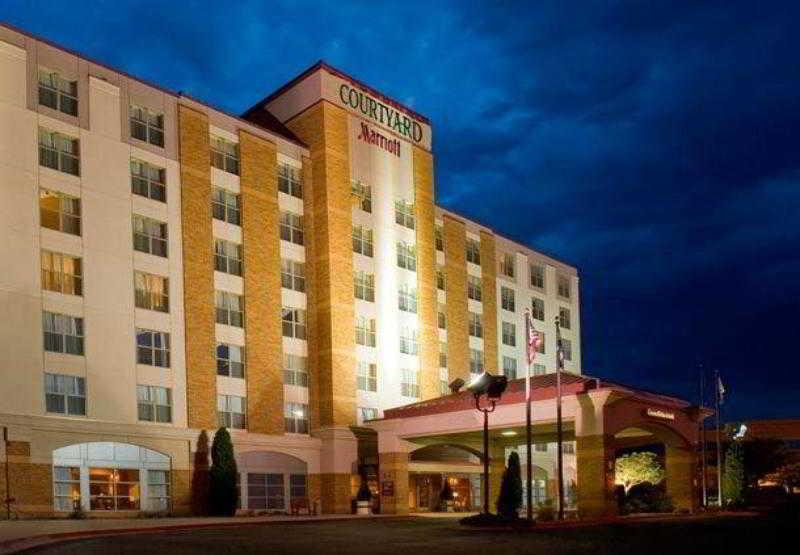 Courtyard By Marriott Hotel