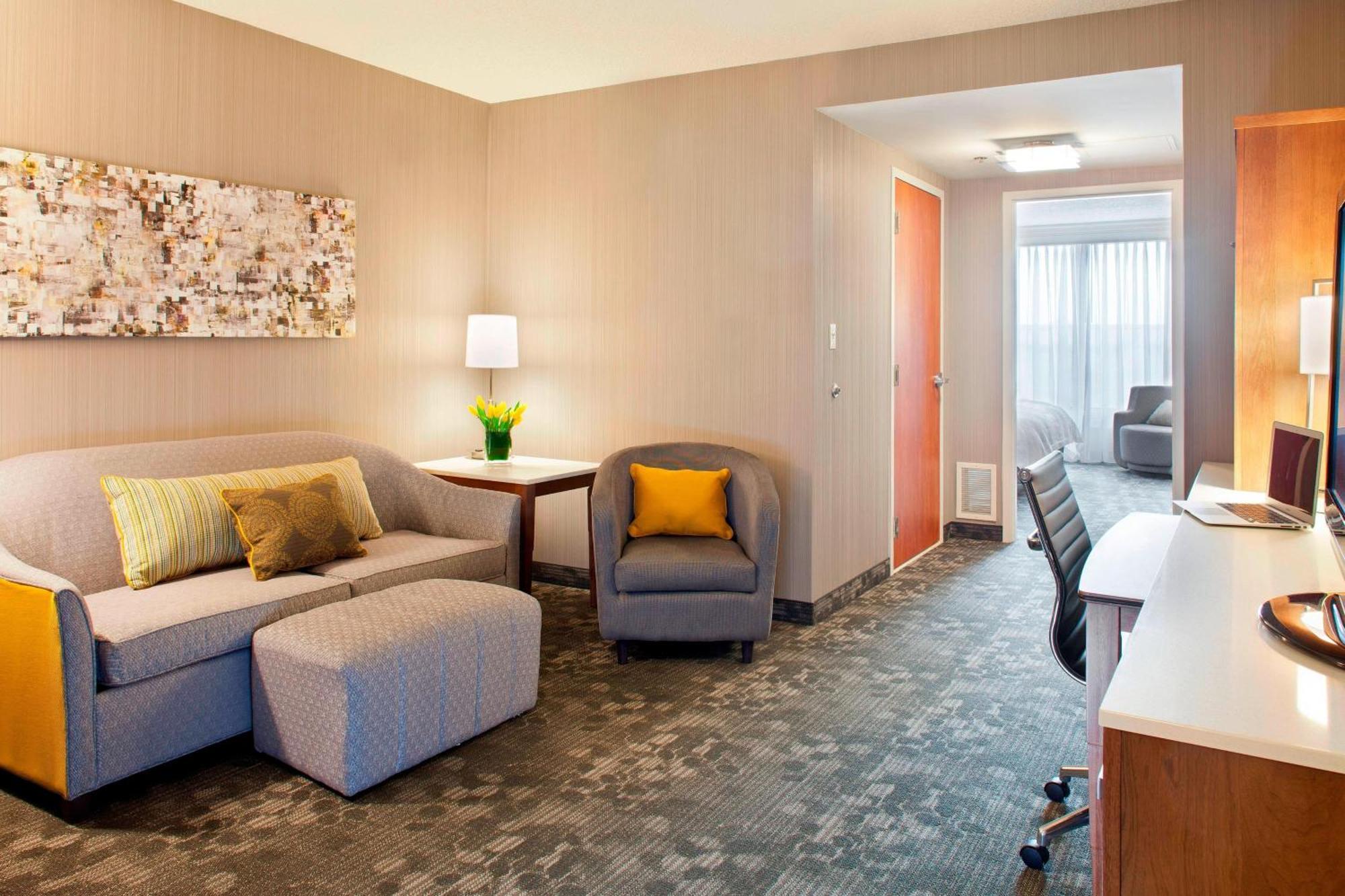 Courtyard By Marriott