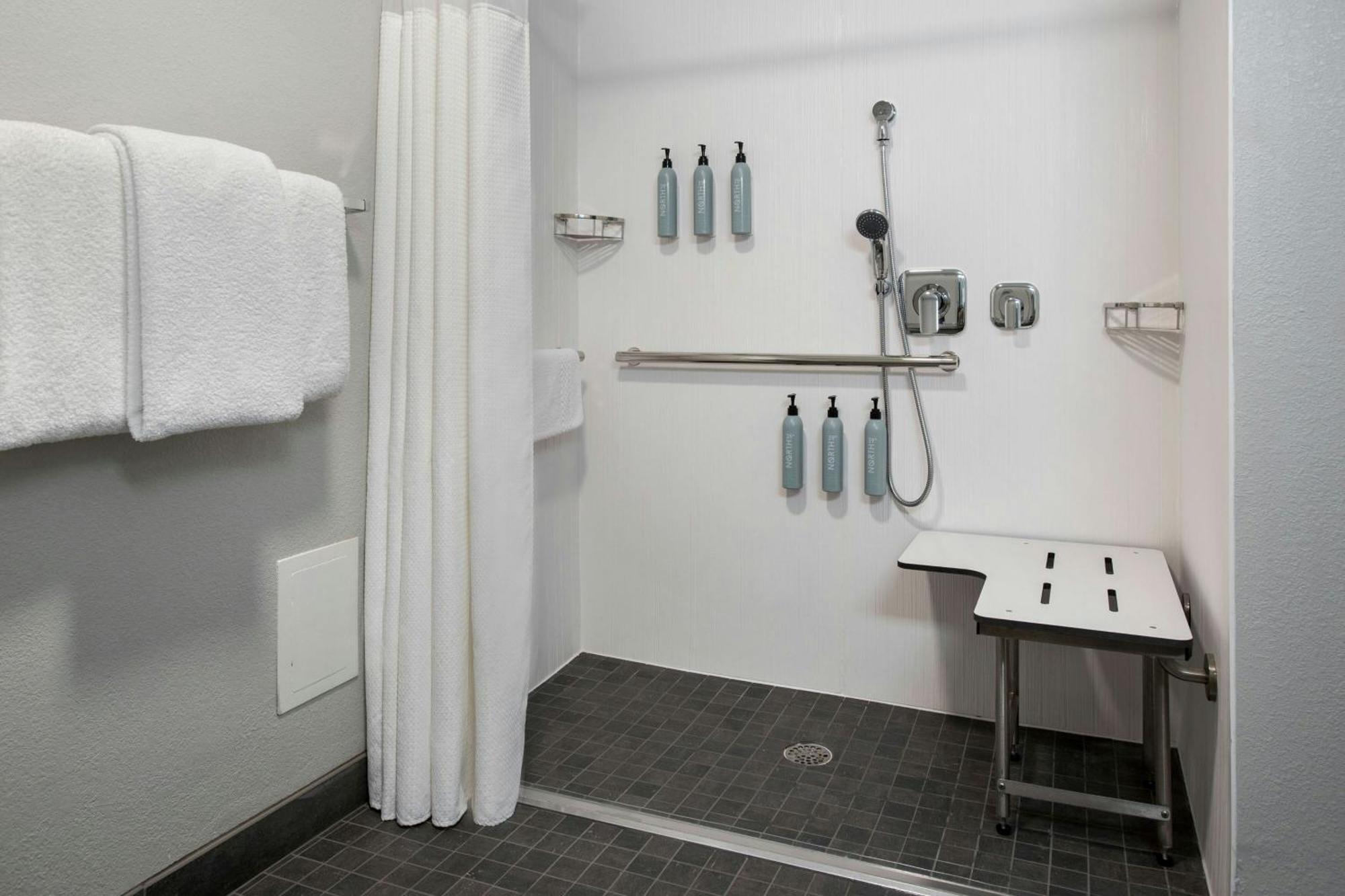 Courtyard By Marriott Hotel